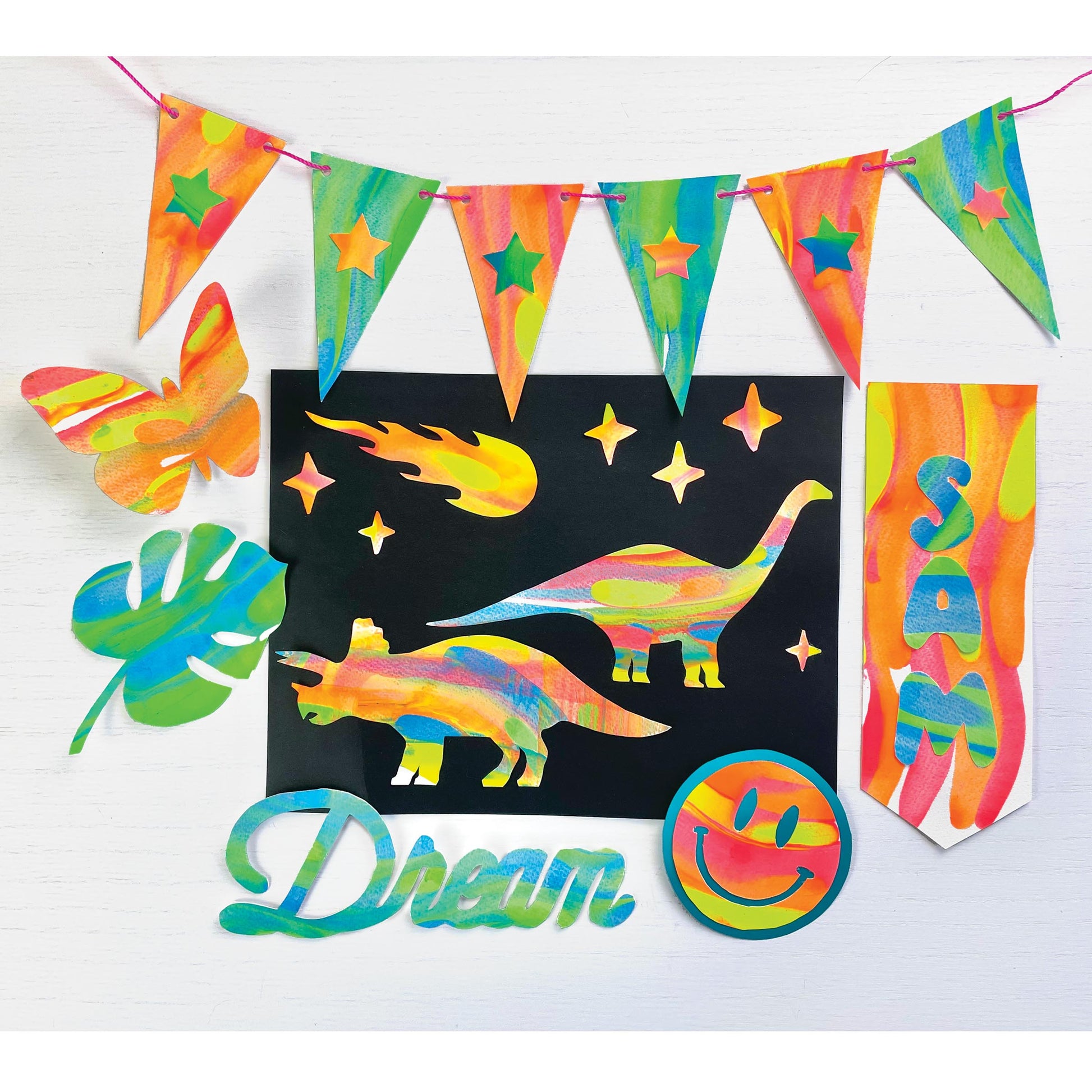 iHeartArt Squeegee Art – A creative painting kit using a squeegee for cool effects.